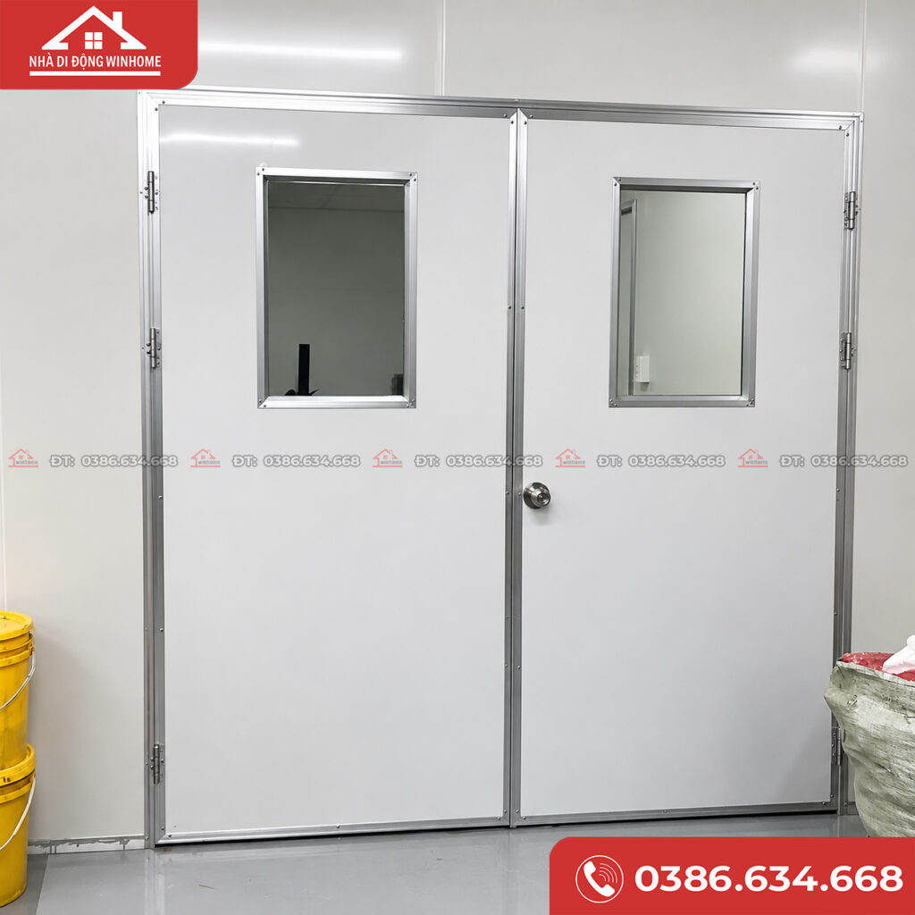 Cửa nhà lắp ghép bằng panel tôn xốp giúp tiết kiệm nhiều chi phí.