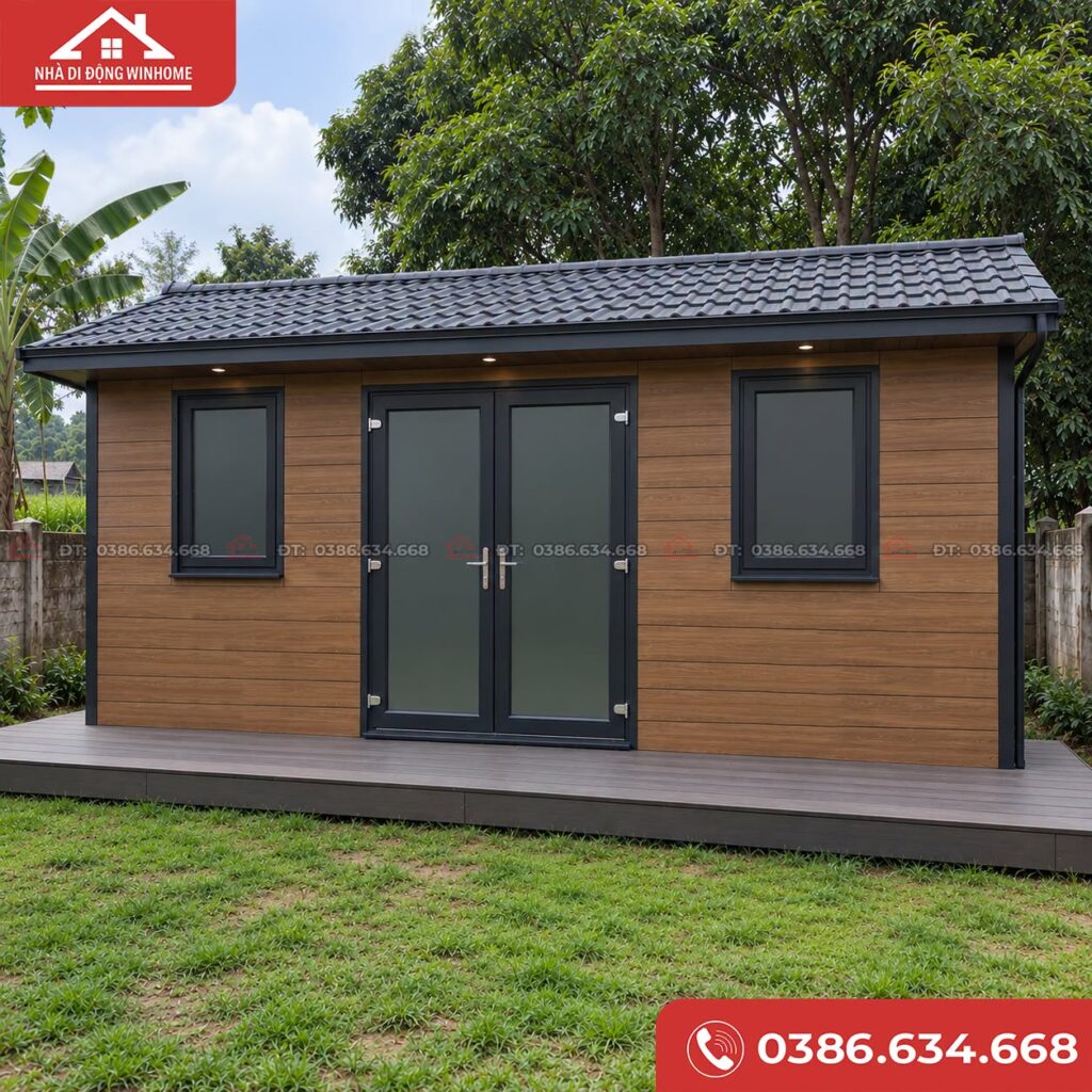 Mẫu nhà lắp ghép 25m2 sở hữu mặt tiền ốp gỗ vô cùng mộc mạc.